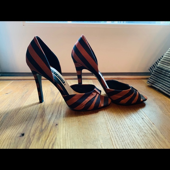 Alice + Olivia Peep Toe Heels - Picture 5 of 8